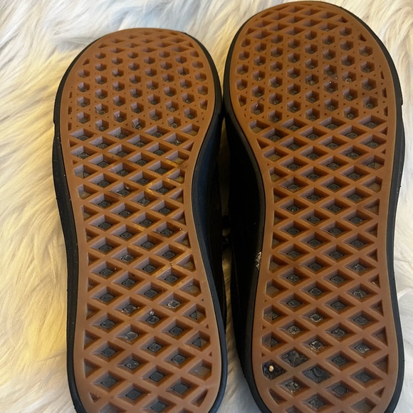 Vans classic low top sneakers - Picture 4 of 9